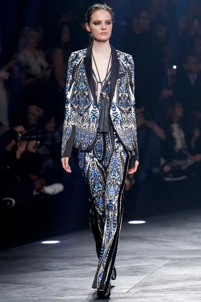 Look 25